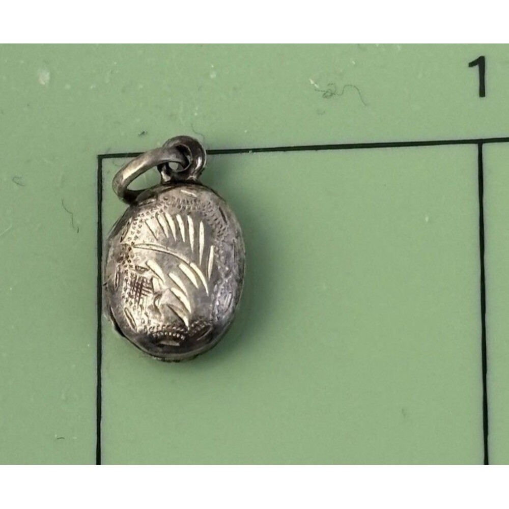 Vintage Sterling Silver Etched Oval  1/2” Small Locket Pendant